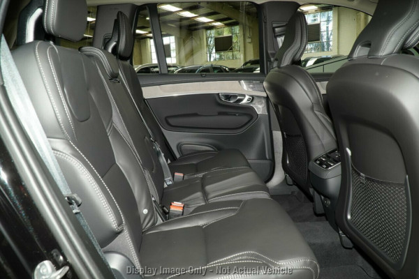 2026 Volvo XC90 L Series Ultra B5 Dark SUV Image 10