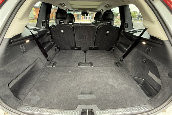 2017 Volvo XC90 L Series D5 Inscription SUV Image 17