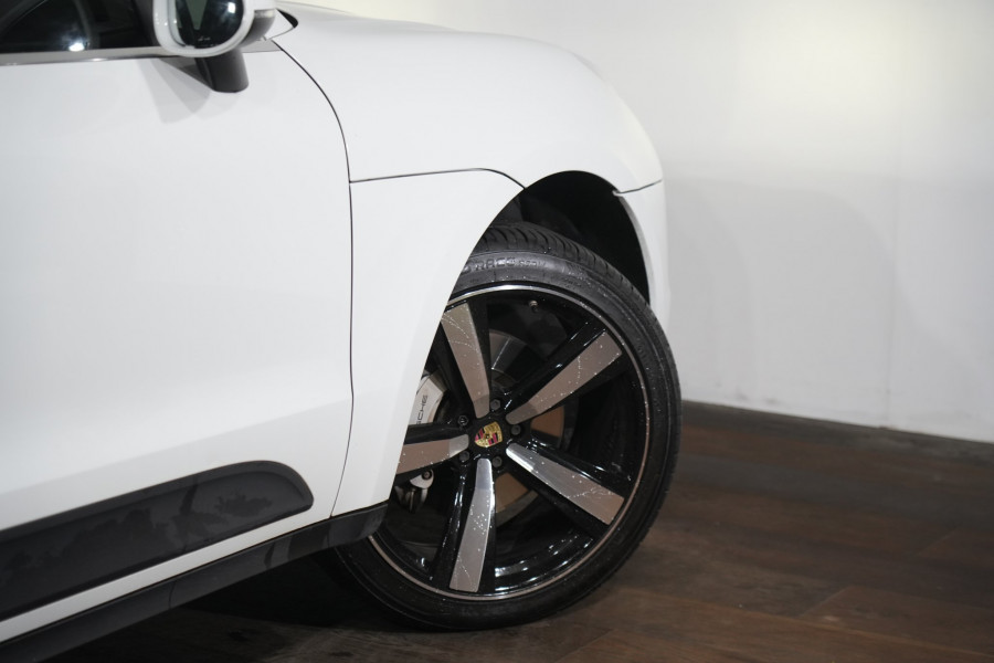 2017 Porsche Macan S SUV Image 10