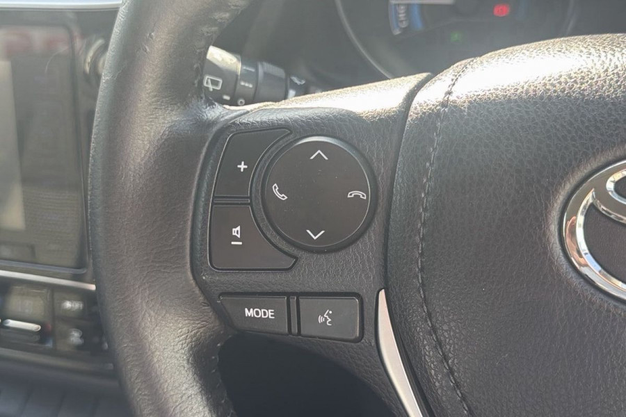 2017 Toyota Corolla ZWE186R Hybrid Hatch Image 10
