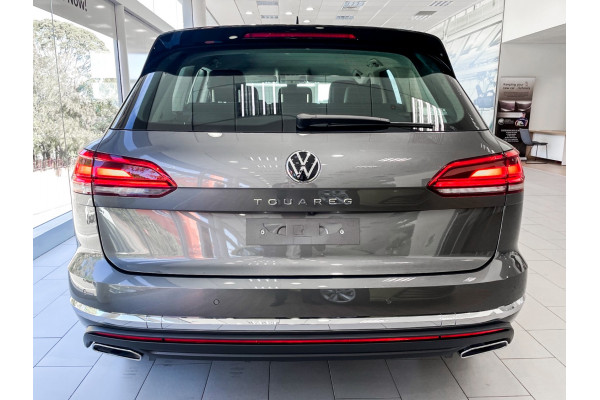 2021 Volkswagen Touareg Suv Image 5