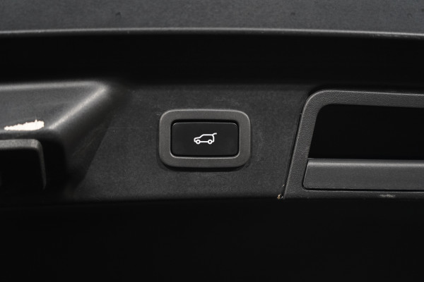 2019 Land Rover Range Rover Velar L560 P550 SVAutobiography Dynamic SUV Image 35