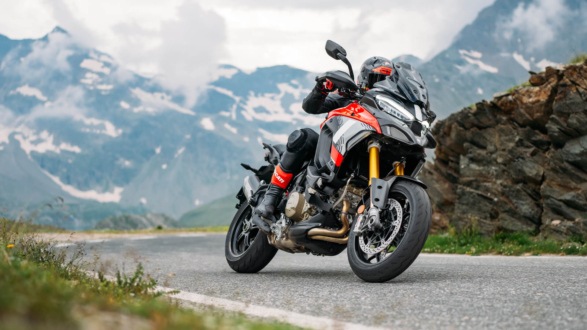 New Ducati V4 Pikes Peak Image