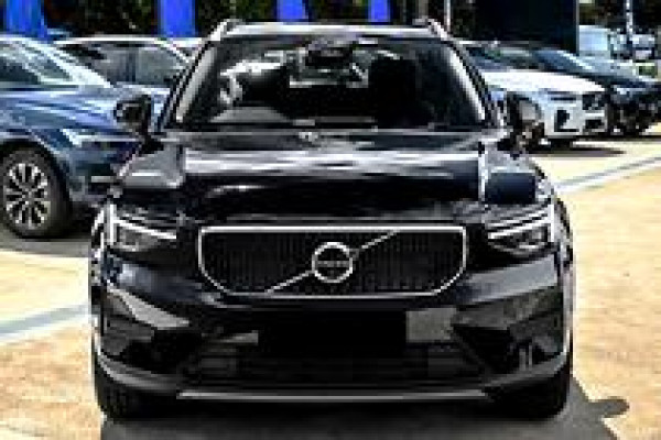 2025 Volvo XC40 XZ Plus B4 SUV Image 3