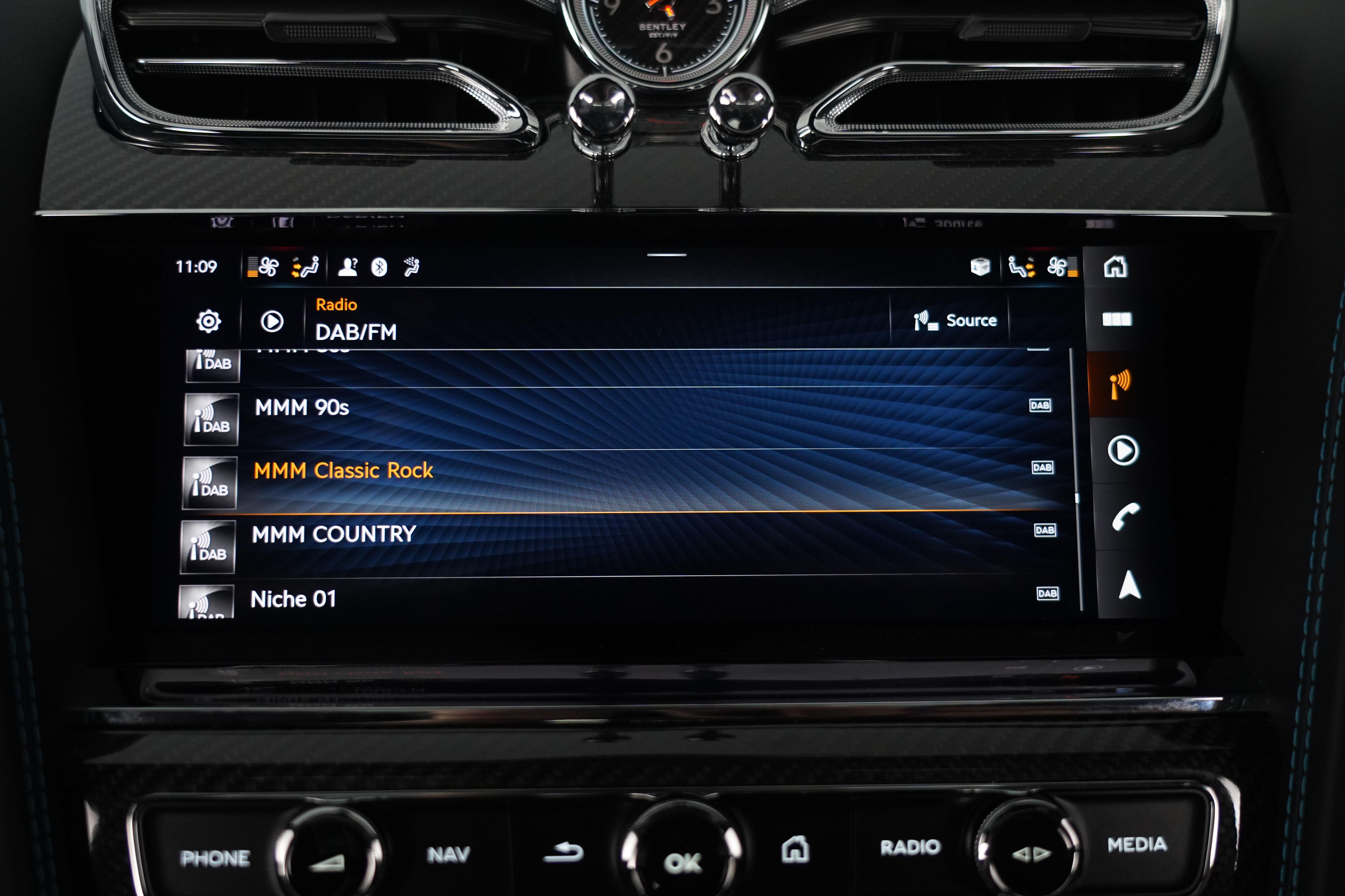 2024 Bentley Bentayga V8S Black Line SUV Image 42