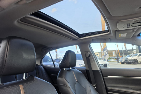 2019 Toyota Camry AXVH71R SL Sedan Image 23