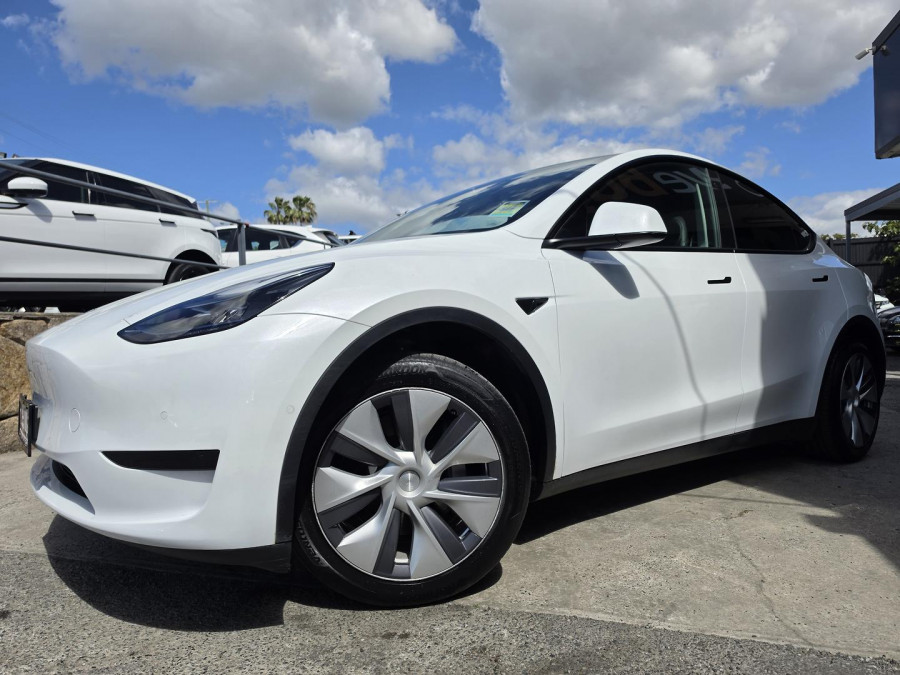 2023 Tesla Model Y  Rear-Wheel Drive SUV Image 1
