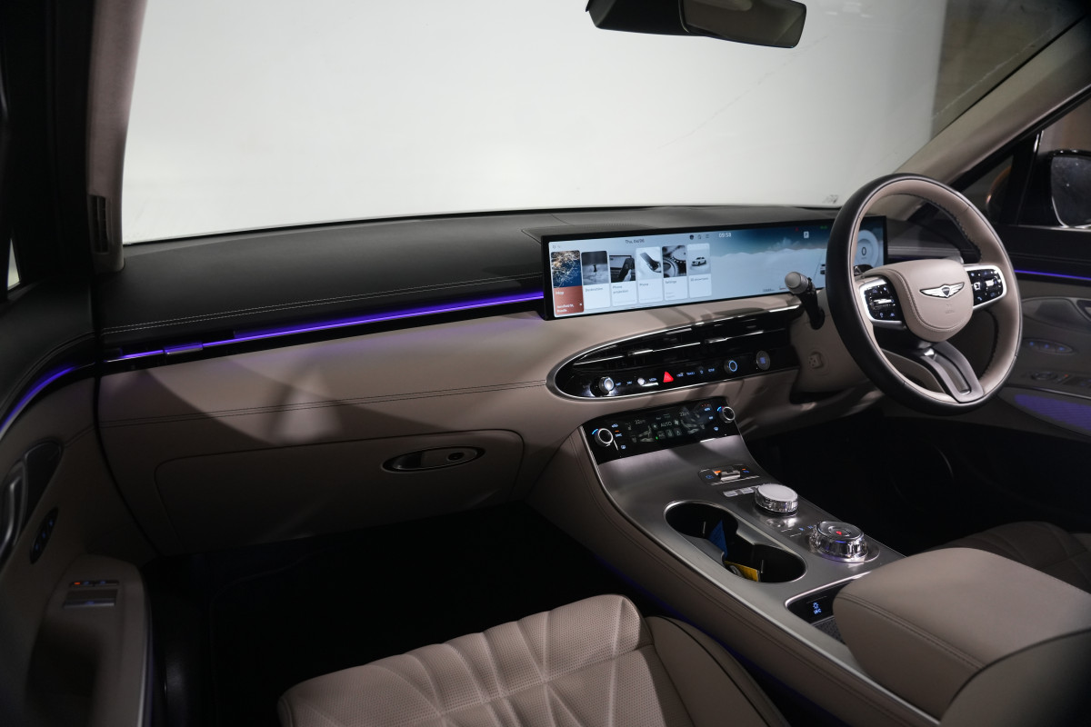 2024 Genesis GV70 2.5T SIGNATURE SUV