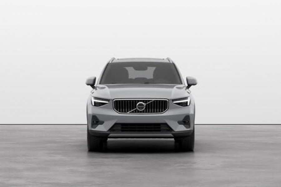 2024 MY25 Volvo XC40  Ultra B4 Bright SUV Image 11