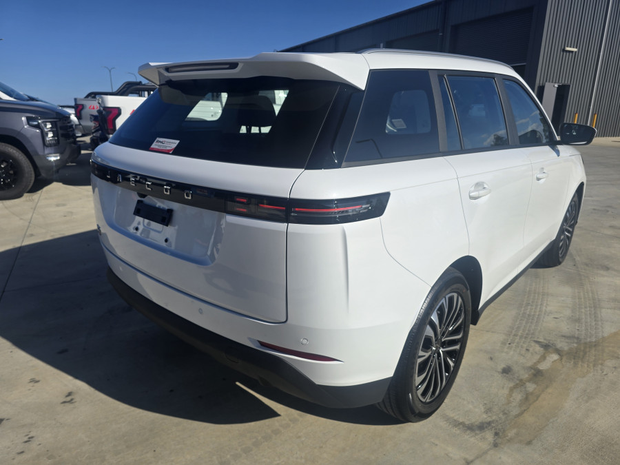 2026 Jaecoo J5  Track SUV Image 8