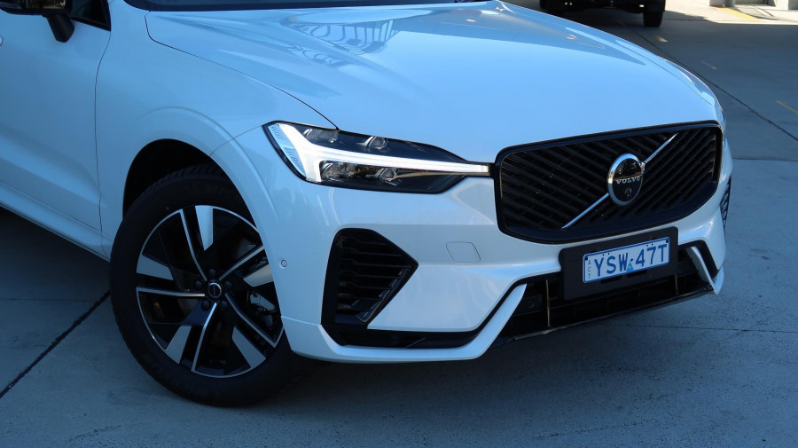 2025 MY26 Volvo XC60 UZ Plus T8 Plug-in Hybrid Dark SUV Image 11