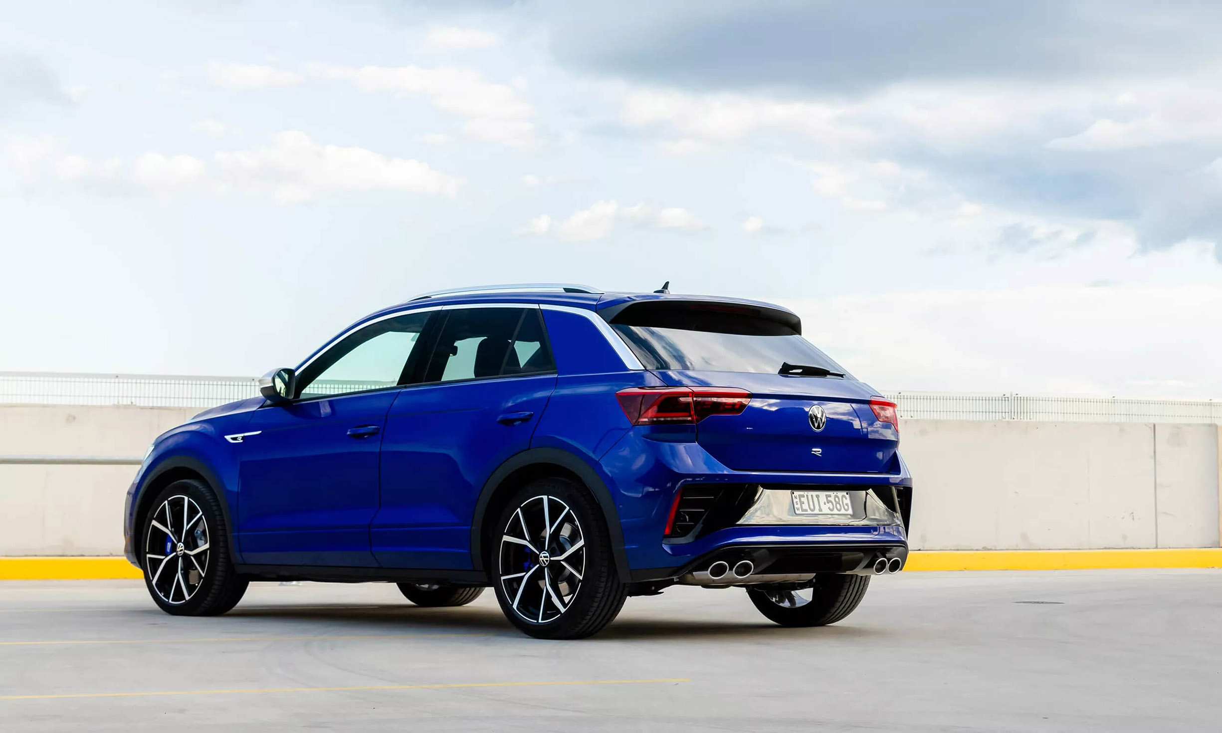 Sporty SUV styling Exterior styling Image