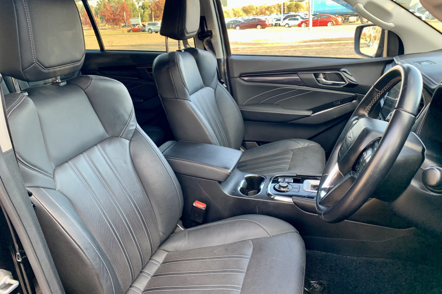 2023 Isuzu MU-X RJ LS-T SUV Image 13