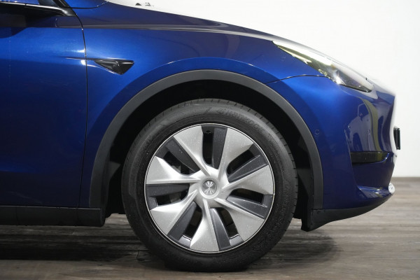2023 Tesla Model Y  Rear-Wheel Drive SUV Image 5