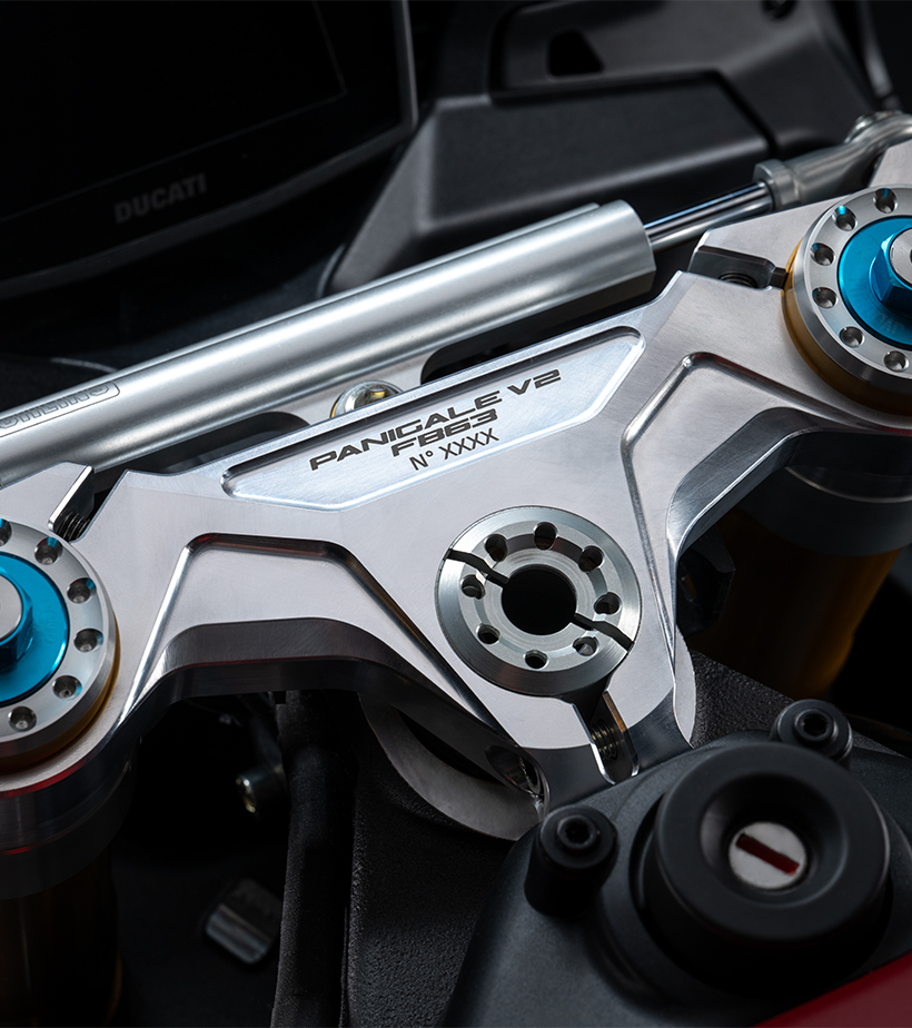 Numbered version with the rider’s number and Öhlins steering damper Image