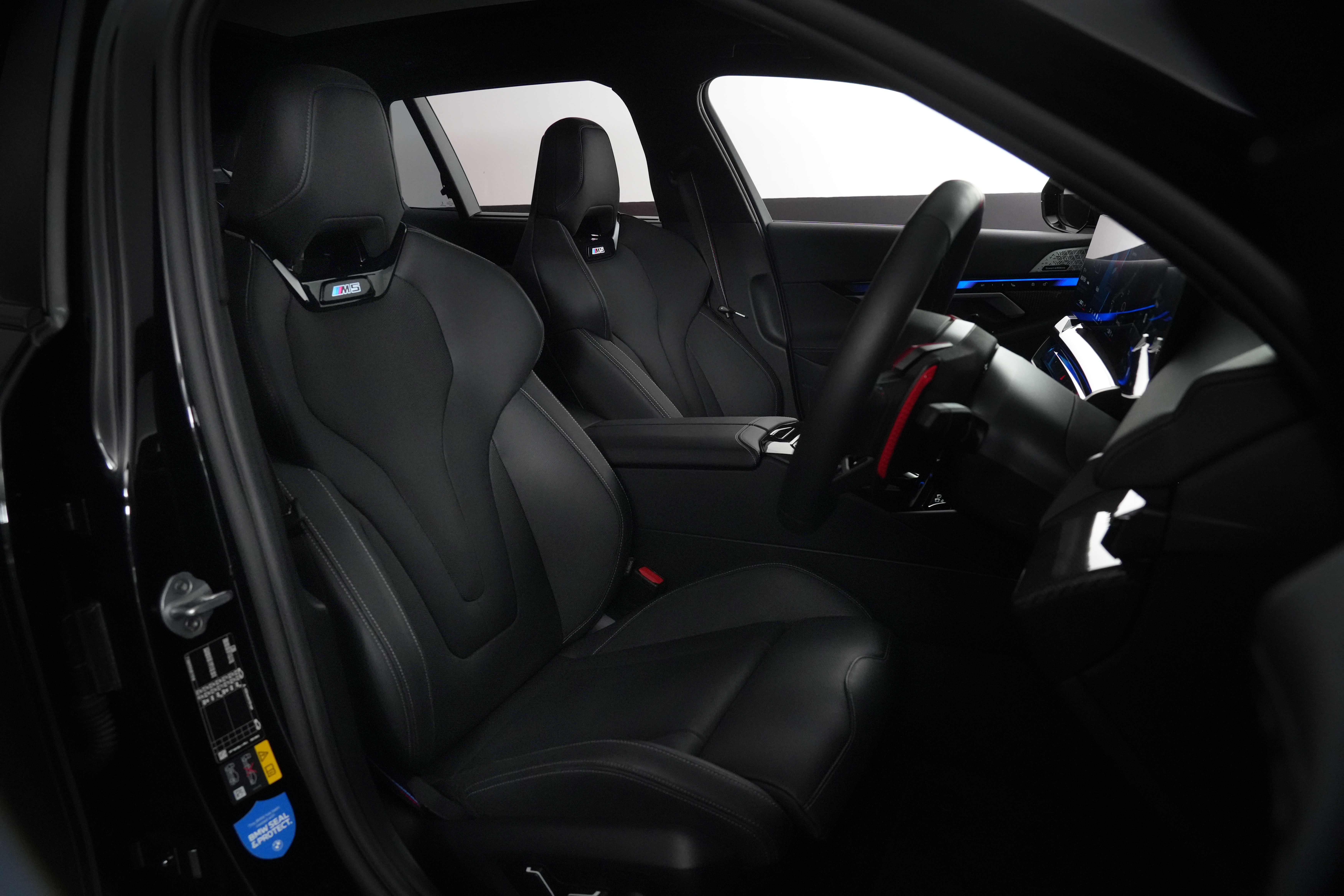 2025 BMW M5 Touring SUV Image 39