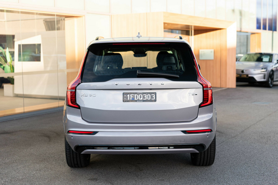 2025 MY26 Volvo XC90 L Series Plus T8 Plug-in Hybrid Dark SUV Image 7