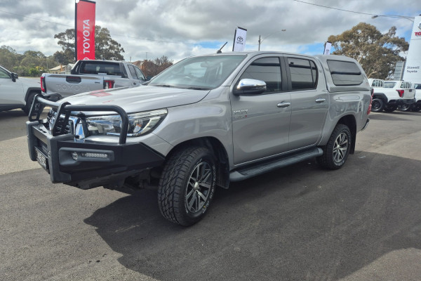 2018 Toyota HiLux  SR5 Double Cab Pick Up Image 6