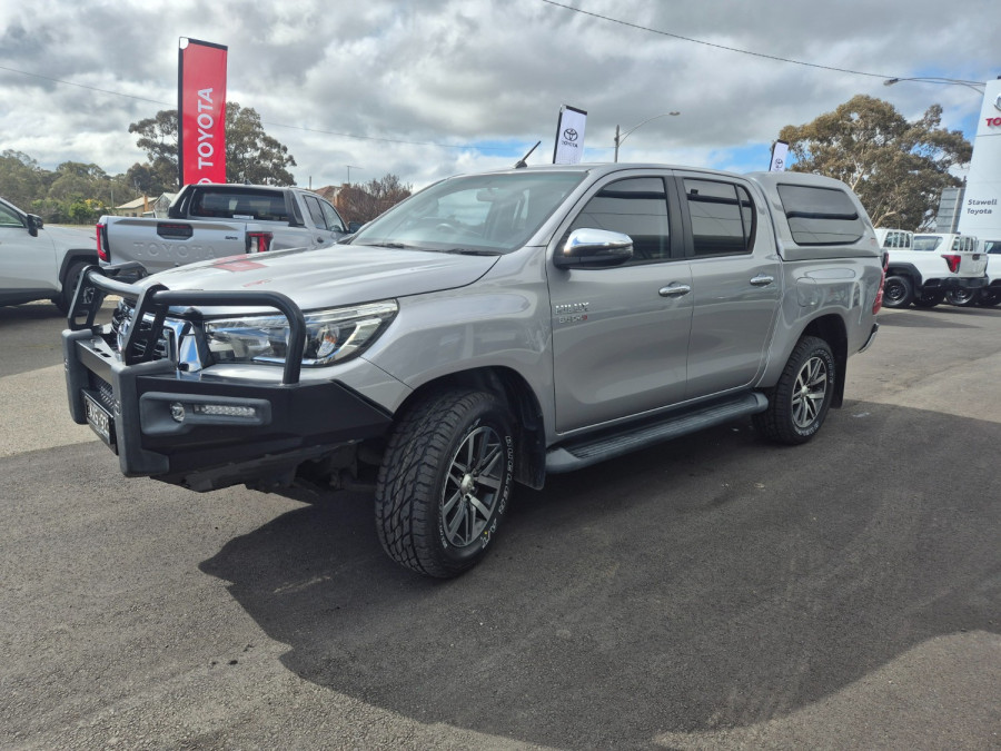 2018 Toyota HiLux  SR5 Double Cab Pick Up Image 6