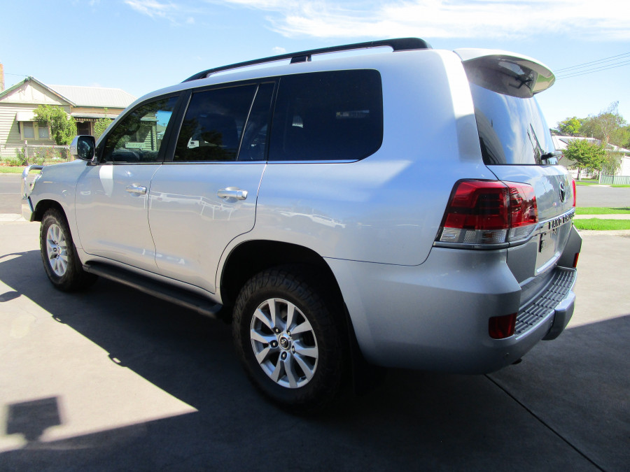2020 Toyota LandCruiser VDJ200R VX SUV Image 5
