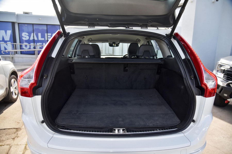 2015 MY16 Volvo XC60 UZ D4 Luxury SUV Image 9