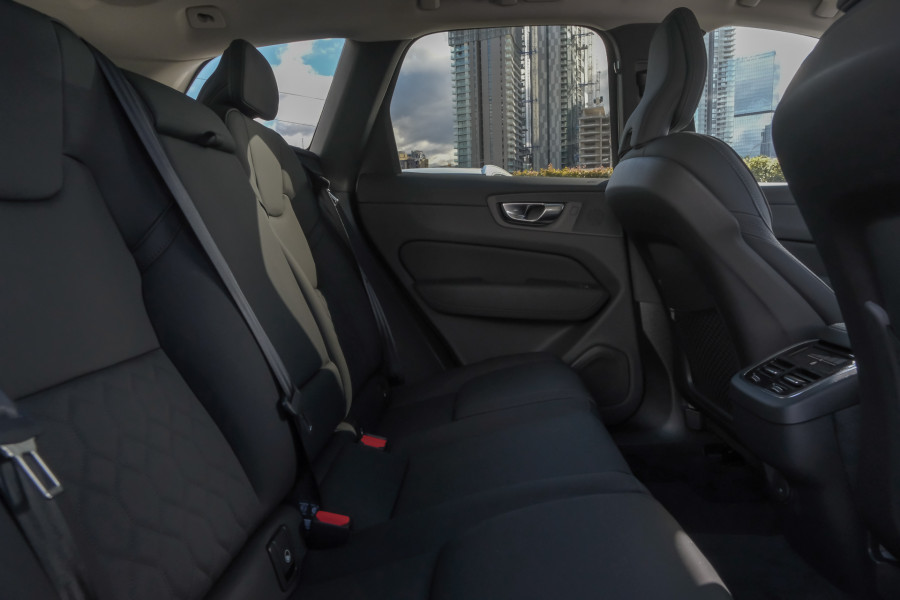2026 Volvo XC60 UZ Plus B5 Bright SUV Image 9