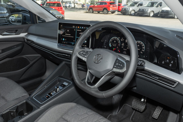 2026 Volkswagen Golf 8.5 110TSI Life Hatch Image 6