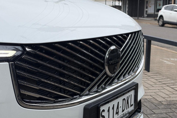 2026 Volvo XC90 L Series Plus B5 Bright SUV Image 3