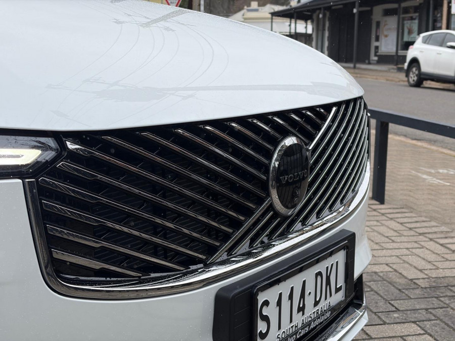 2026 Volvo XC90 L Series Plus B5 Bright SUV Image 3