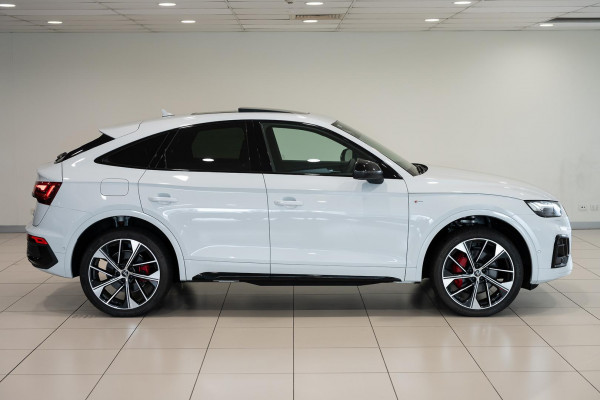 2025 Audi Q5 FY 55 TFSI e S Line SUV image 3