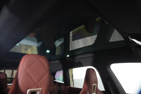 2022 BMW iX xDrive40 SUV Image 25