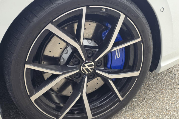 2023 Volkswagen Golf 8 R Hatch Image 9