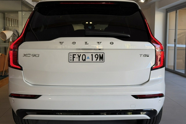 2025 Volvo XC90 L Series Ultra T8 Plug-In Hybrid SUV Image 6