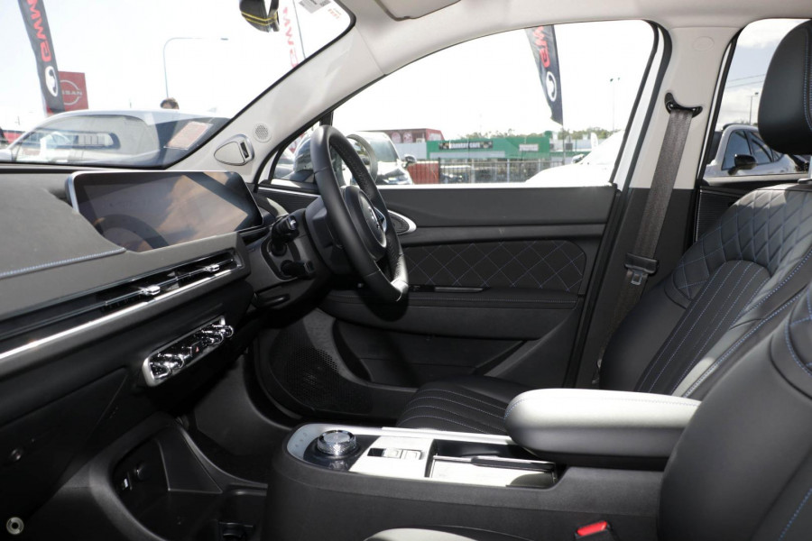 2025 GWM Ora ES11 Standard Range Hatch Image 8