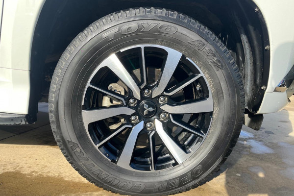 2019 Mitsubishi Pajero Sport QE GLS SUV Image 32
