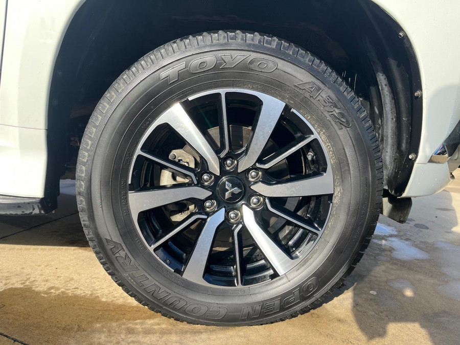 2019 Mitsubishi Pajero Sport QE GLS SUV Image 32