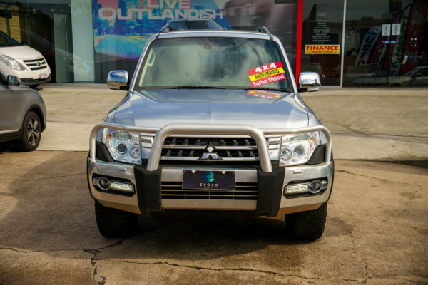 2017 Mitsubishi Pajero NX GLS SUV Image 5