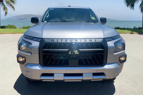 2026 Mitsubishi Triton MV GLX+ Ute Image 2