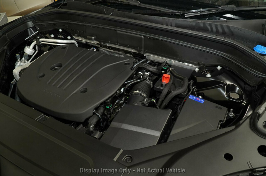 2026 Volvo XC90 L Series Ultra B5 Dark SUV Image 9