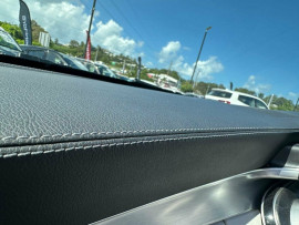 2016 Mercedes-Benz C-Class A205 C200 Convertible image 23