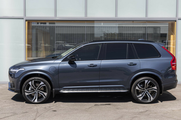 2023 Volvo XC90 L Series Recharge Ultimate T8 Plug-In Hybrid SUV Image 6