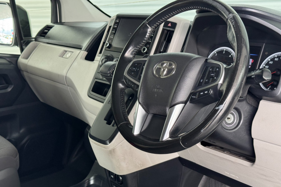 2021 Toyota HiAce GDH300R  Crew Van Image 7
