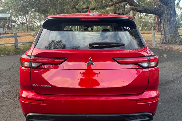 2023 Mitsubishi Outlander ZM ES SUV Image 6