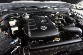 2014 Nissan Navara D40 S6 Turbo ST Utility crew cab