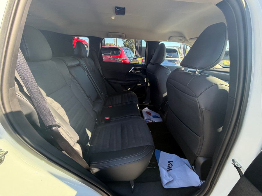 2025 Mitsubishi Outlander ZM Aspire SUV Image 11
