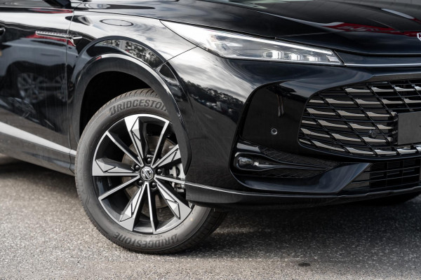 2025 MG HS AS33 Essence SUV