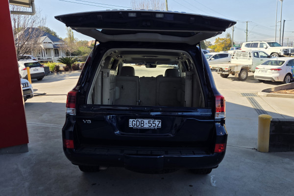 2019 Toyota LandCruiser VDJ200R VX SUV Image 7