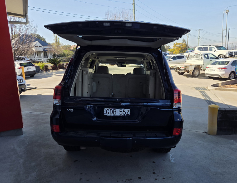 2019 Toyota LandCruiser VDJ200R VX SUV Image 7