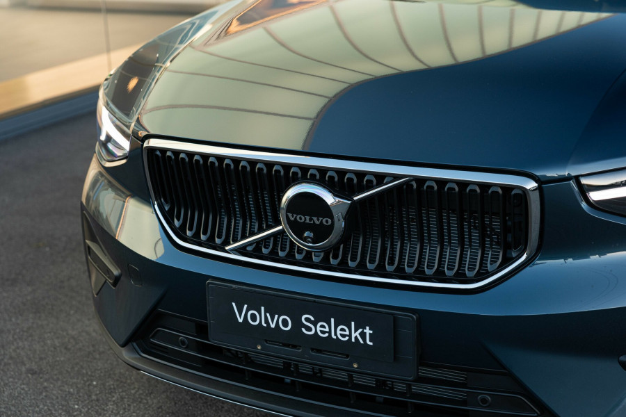 2025 Volvo XC40 XZ Plus B4 SUV Image 11