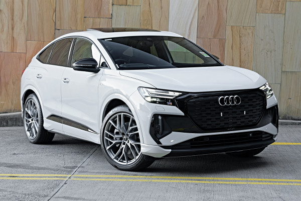Audi Q4 e-tron 55 F4